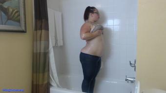 SHowering in Jeans - November 02, 2015 (paypeaches)