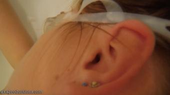 Vika - Underwater BathTub Ear Bubbles (Ginary)