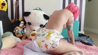 Girlfriend Reveals Her Diaper Fetish (Lily Ann X)