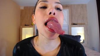 Exotic Big Tongue Sexy Girl (Melted_Chocolate)