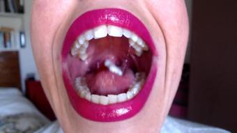 Emprexkala Swallowing Whole Gummibears (emprexkala)