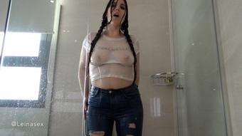 Leina Sex Custom Vid Getting Wet Spanish Style (Leina Sex)