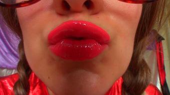 Worship Shiny Kissing Lips (Goddess Vanessa)