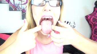 KENDRA'S DIRTY & SPITTY WET MOUTH TOUR - May 23, 2022 (RoxieRaeFetish)