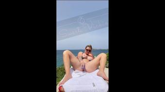 Sweetvickie Squirting By The Ocean (SweetVickie)