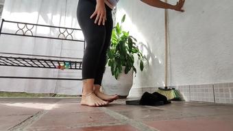 Goddess Foot Fetish - Scratching And Scratching My Feet (3) (Goddess Foot Fetish)