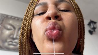 Open mouth and receive spit of giantess - January 21, 2023 (Colombianbigass)