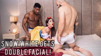 Snow White gets Dicked Down and fed double a facial (OnlyMikeWilliams)