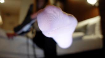 Goddess Kira Gold - German Clips - Fußfotzen Trigger! Nasse Socken nach dem shoppen! (Goddess Kira Gold - German Clips)