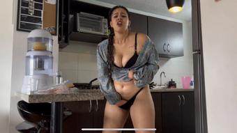 STANDARD VE Stepmom makes me put my penis inside her vagina - July 09, 2023 (Colombianbigass)