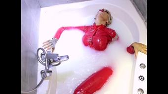 Milky jacuzzi latex (Mistress Saida)