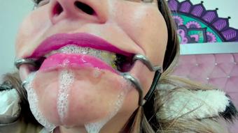Spit Master: Expert in Spit extreme close-up dildo hot (Coconutsex)