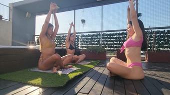 Naughty and messy yoga session (Inocentefox_)