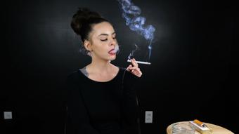 Dani Lynn Smoking VS120s (Dani Lynn)