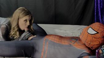 blondegabie - Caught A Spidey (x_BlondeGabie_x)