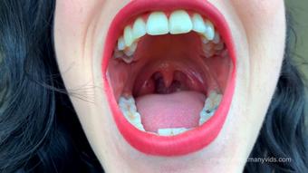 Giantess Teases and Eats You - Vore (Molly Darling)