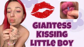 GIANTESS KISSING LITTLE BOY (cutielanalova)