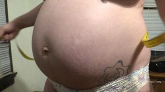watch me grow measuring my belly 36w (Rardysexuality)