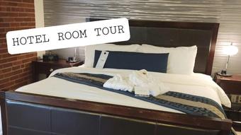 Niagara Falls Hotel Room Tour - May 20, 2023 (AlleriaMystic)