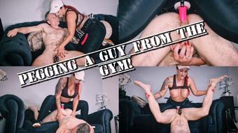 Pegging A Guy From The Gym (Ruby_Onyx)