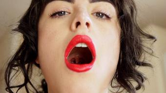 Gentle Giantess Threatening Vore (Molly Darling)