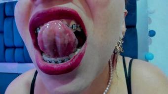 Saliva Seductress Close-up Mouth (Coconutsex)