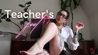 Teacher's Feet (devillishgoddess)