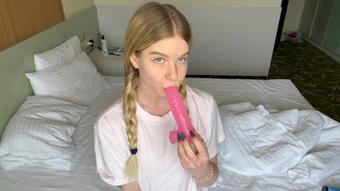Tasting my new favorite dildo - May 03, 2023 (Hanna_Banana)