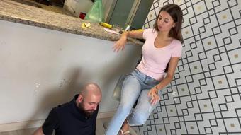 Paulinha - Paulinha Feeding The Slave The Right Way (Mp4-Hd 1080P) (Paulinha)