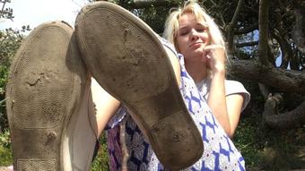 SNEAKER Slave (Goddess Vanessa)