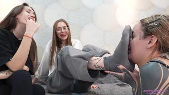 LICKING GIRLS FEET - Dori And Sarah - Do You Like The Way We Smell After Training? (Hd) (Licking Girls Feet)