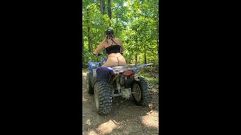 Quad Ride and Squirt (KittyUV)
