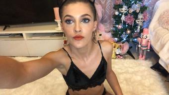 Teen Talks Dirty and Shows off body (RhiannonRyder1995)