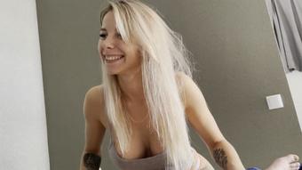 My wife passionately sucks (SweetBlondyVi)