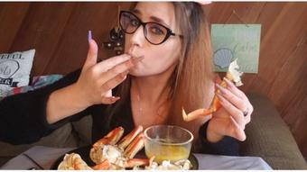 Buttery Crab Eating with Long Nails - January 02, 2022 (May Mordabito)