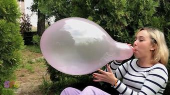 Regina's First Blow to Pop-Outdoors (Custom Fetish)