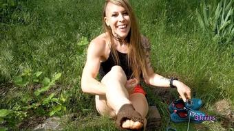 Cutting Muddy Socks and Wiggling Toes - Aug 8, 2021 (The3kins)