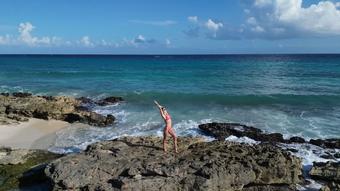 Naked on the beach (Gina Gerson Real)