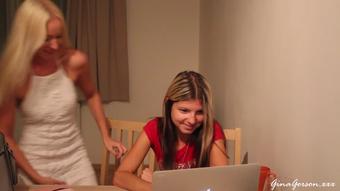 We kissing on my kitchen (Gina Gerson Real)