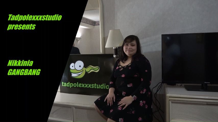 Nikkinia GANGBANG with Facials