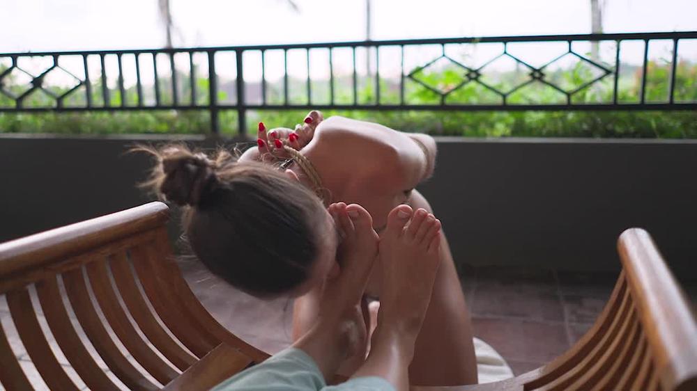 Shibari Kalahari - Mistress Enjoys Sunset While Her Maid-Slave Worship Her Bare Feet | Hd
