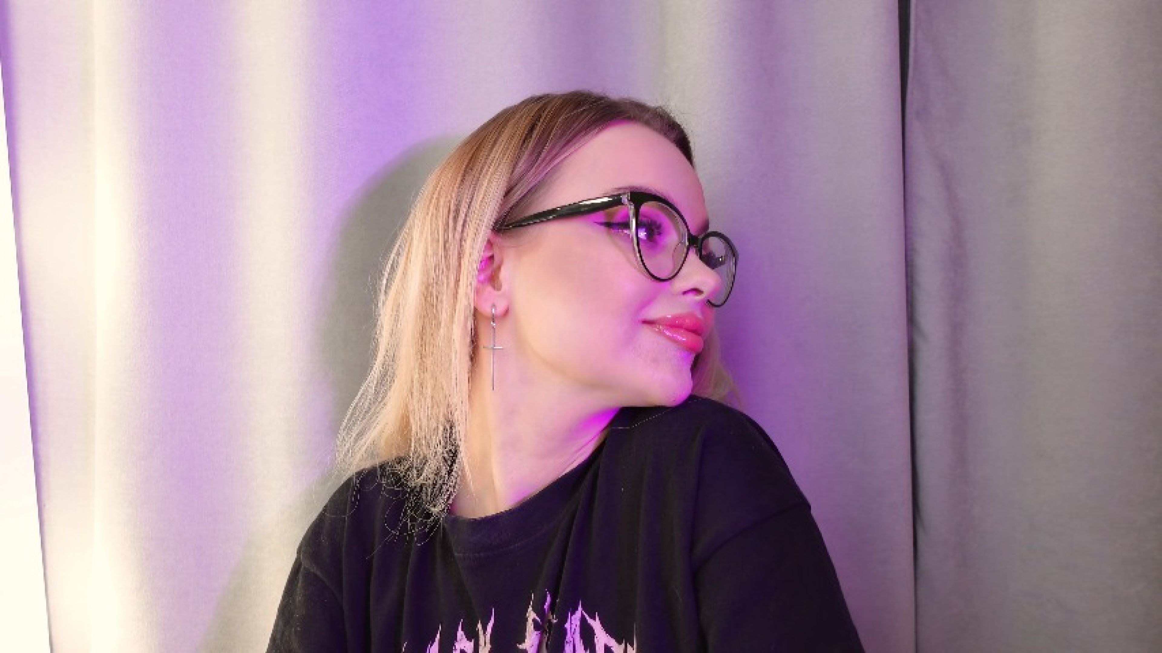 4K FACE FETISH SMILING AND TEASING FREE