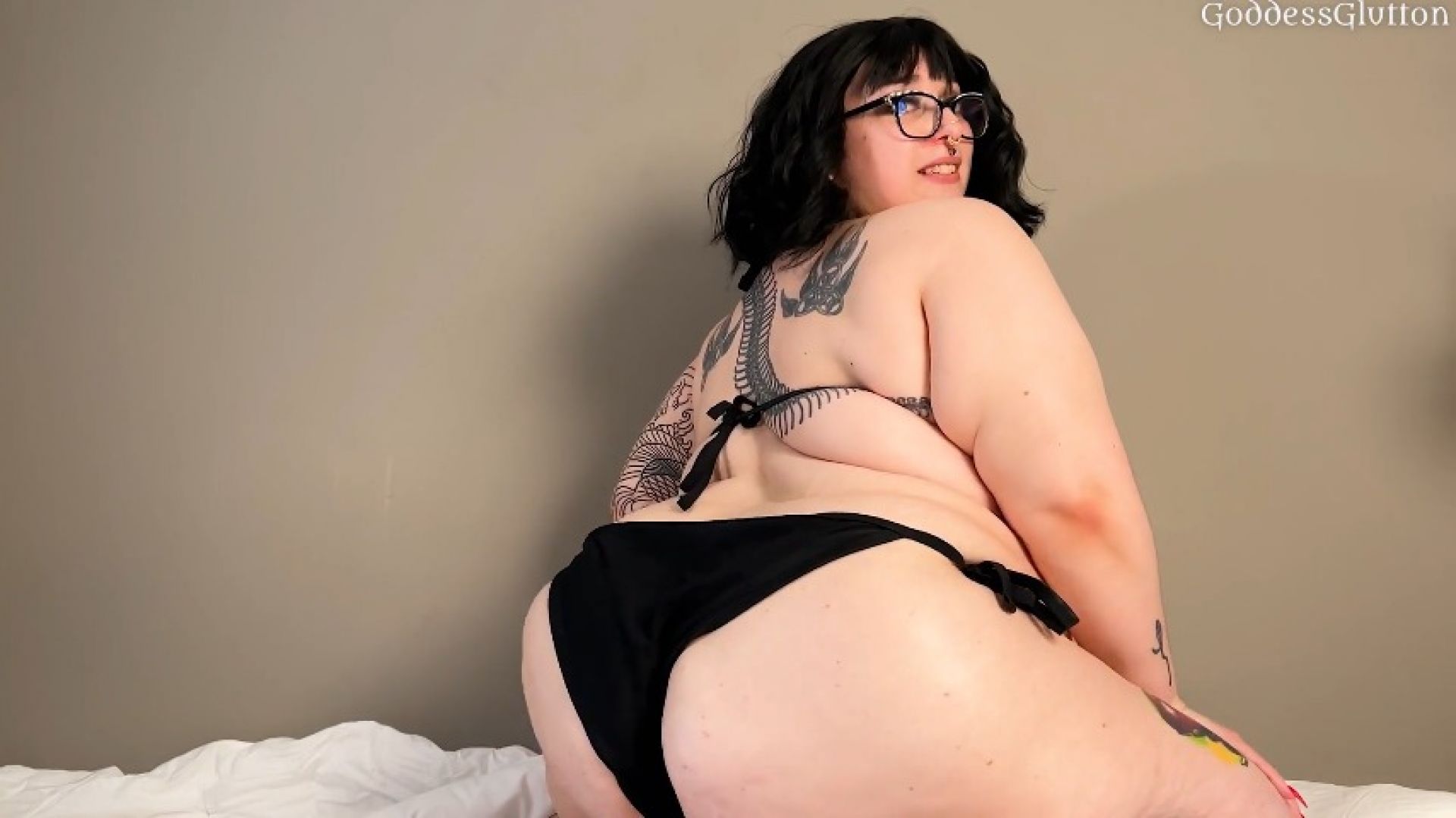 Summer Sunscreen Squeeze - BBW POV JOI