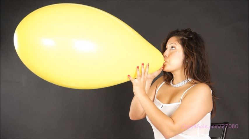Alicia's First Balloon Blow to Pop