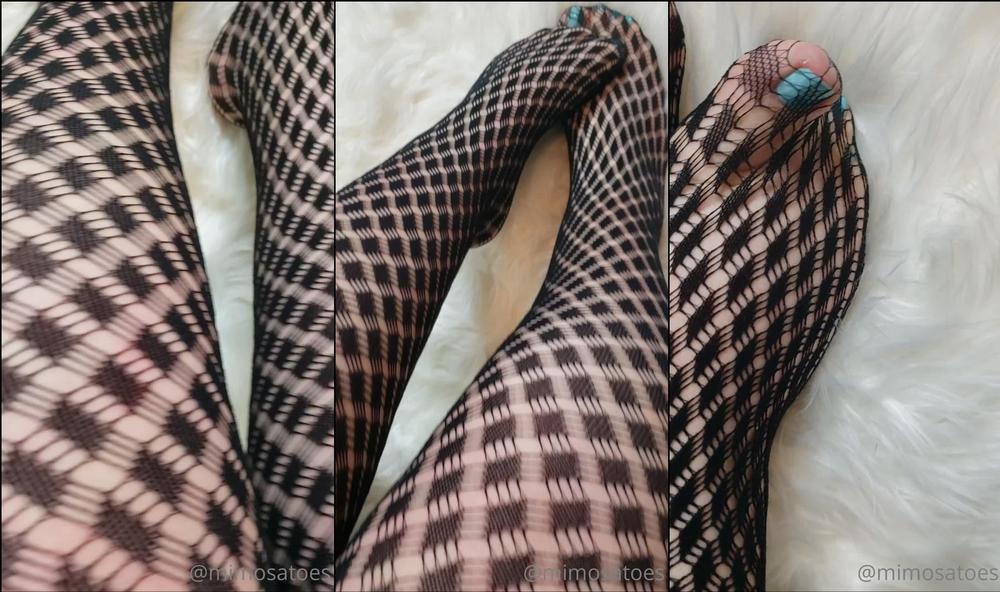 mimosatoes 20 01 2021 2012913379 One min video of my legs and feet in sexy black textured tights. Two pictures in the tight