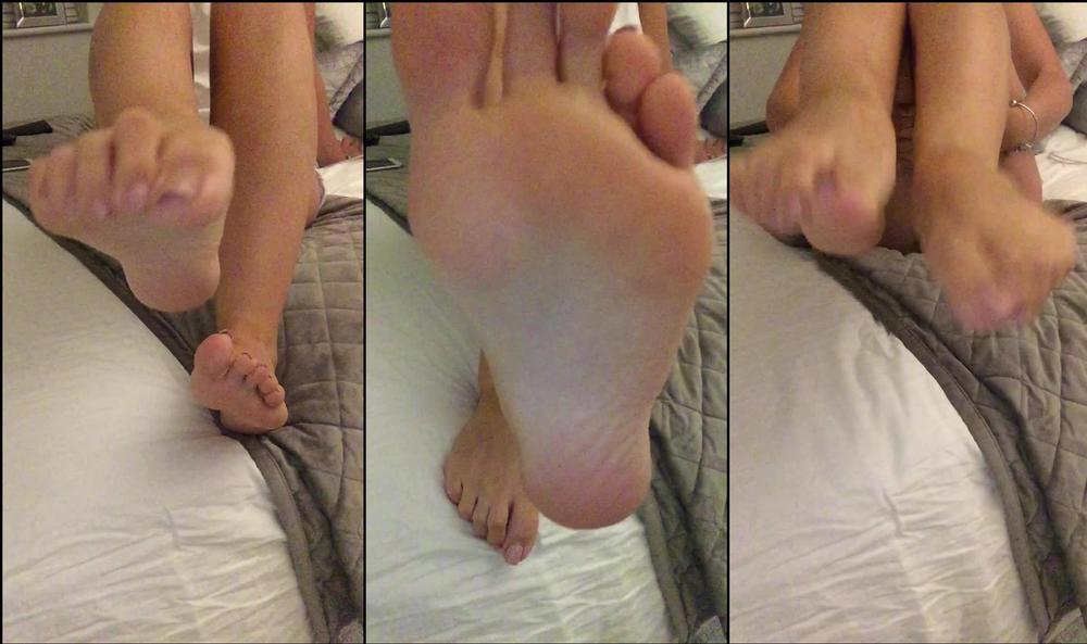 eva_rose_feet 03 10 2019 67206983 Smelly feet straight out of trainers