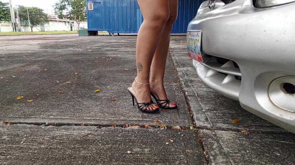Goddess Foot Fetish - While I Hope To Repair My Car I Have To Scratch My Feet With High Heels (3)