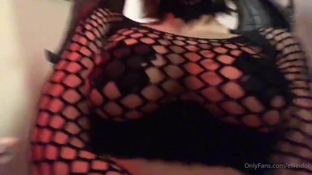 ellieidol 04 03 2022 2381927052 I missed an update yesterday  My bad. Will be filming again soon for my OF page. Get excit