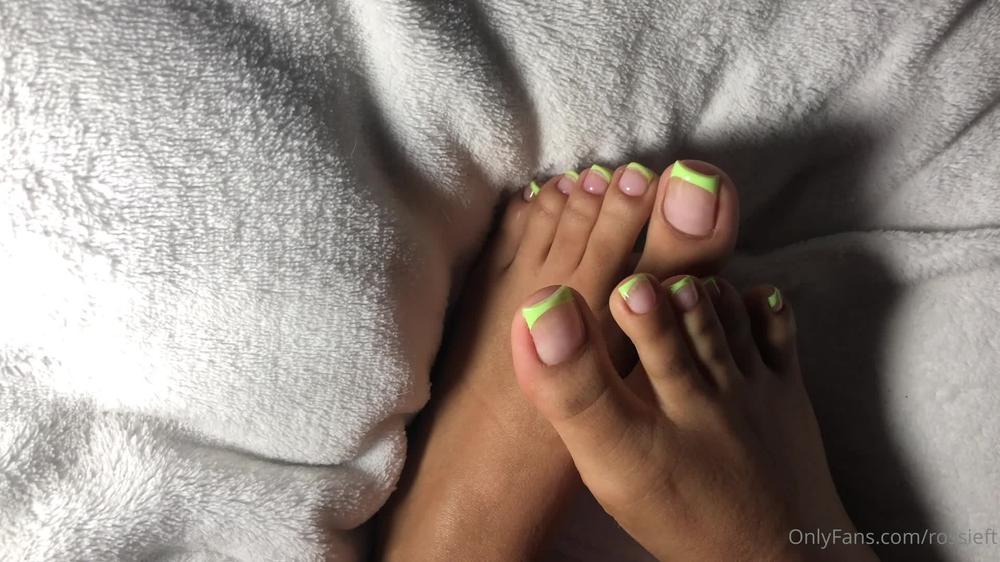 rossieft 15 01 2023 2744375074 Green French tip  Iâm obsessed