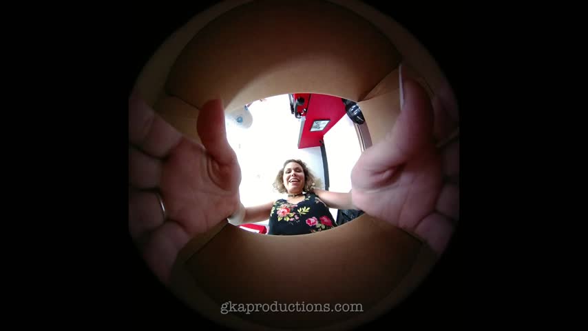 VR360* Giantess Bailey Makes U For Food